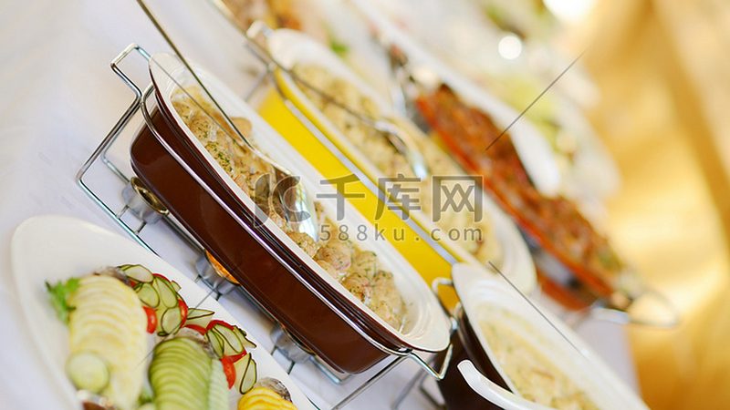 不同类型的调味品，开封后的保质期也有所不同。以下是一些常见调味品的保质期参考：